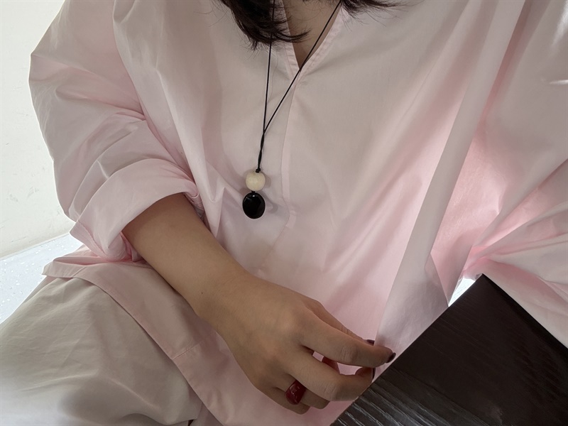 모노 우드 롱네크리스